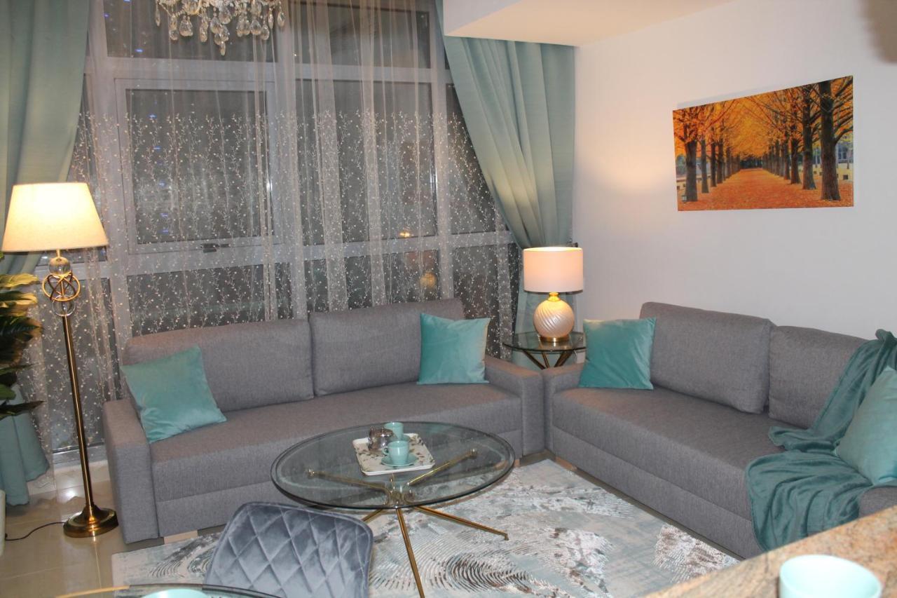 Newly Furnished One Bedroom Apartment Next To Metro & Beach In Marina Residence ドバイ エクステリア 写真