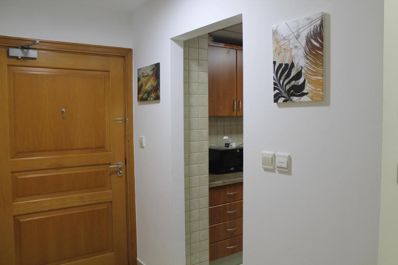 Newly Furnished One Bedroom Apartment Next To Metro & Beach In Marina Residence ドバイ エクステリア 写真