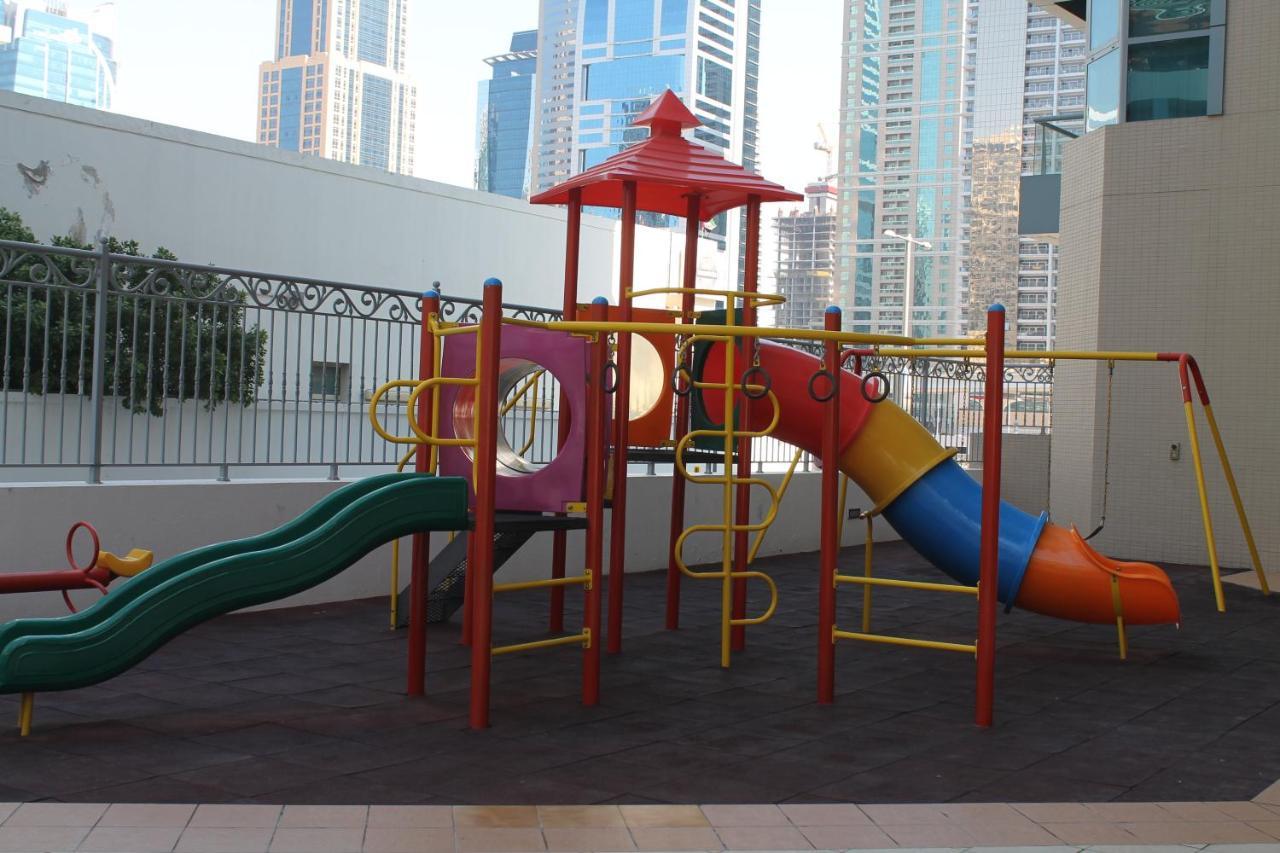 Newly Furnished One Bedroom Apartment Next To Metro & Beach In Marina Residence ドバイ エクステリア 写真