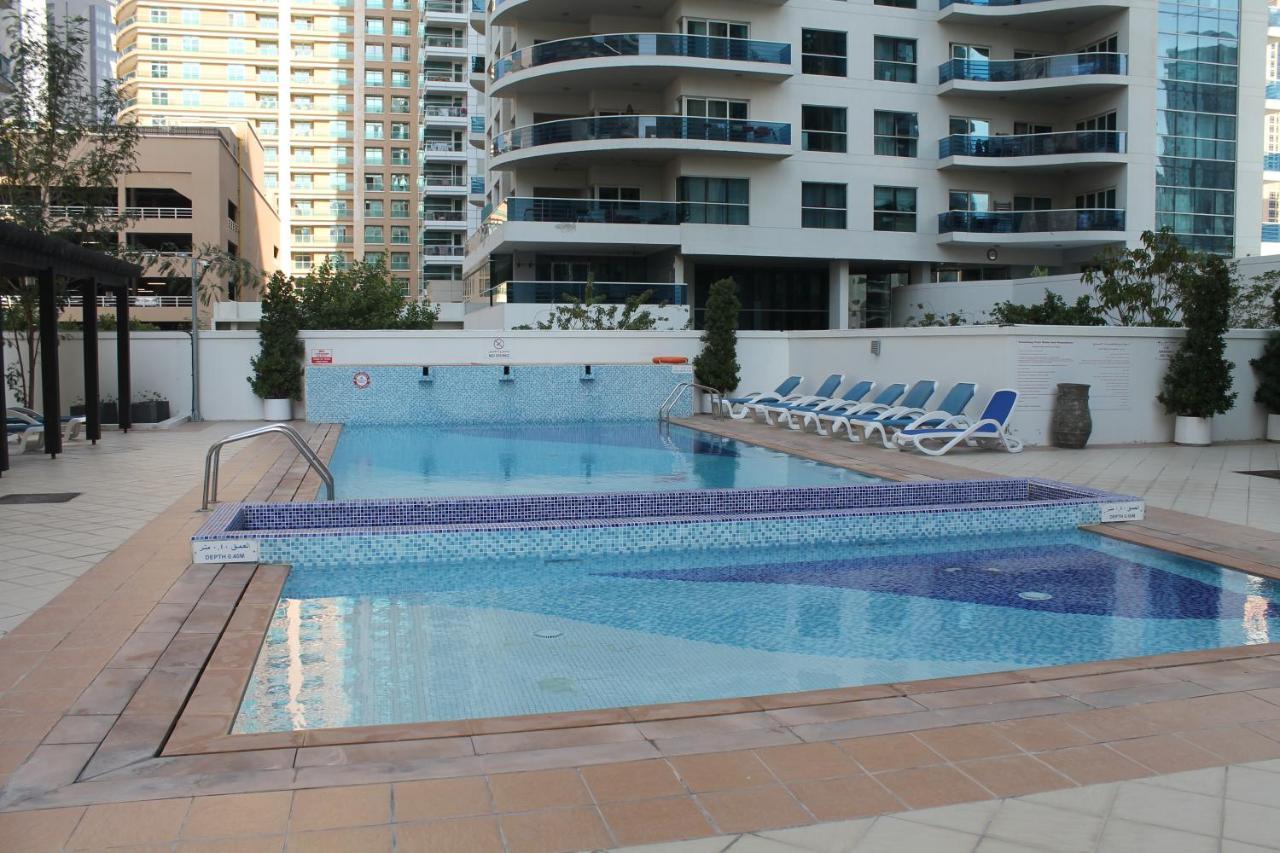 Newly Furnished One Bedroom Apartment Next To Metro & Beach In Marina Residence ドバイ エクステリア 写真