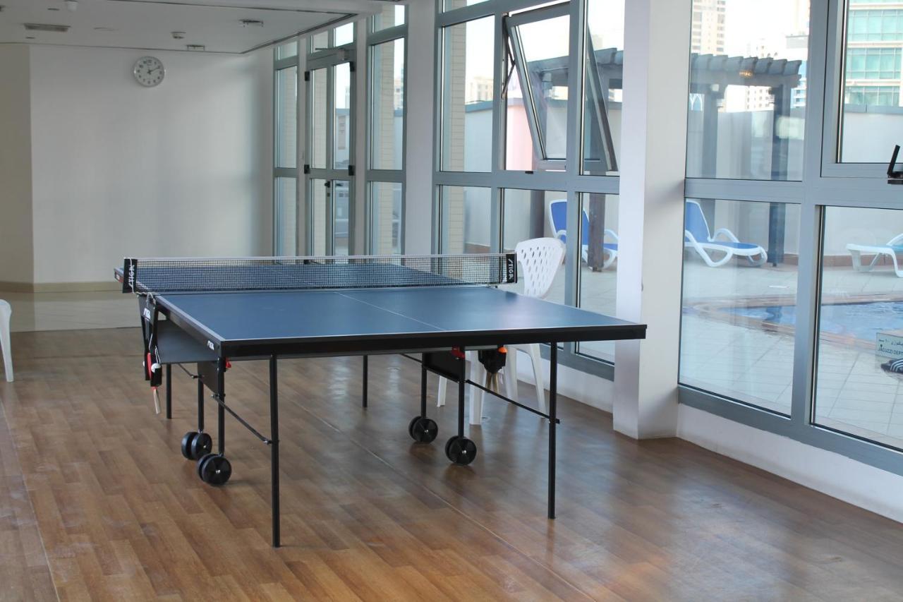 Newly Furnished One Bedroom Apartment Next To Metro & Beach In Marina Residence ドバイ エクステリア 写真