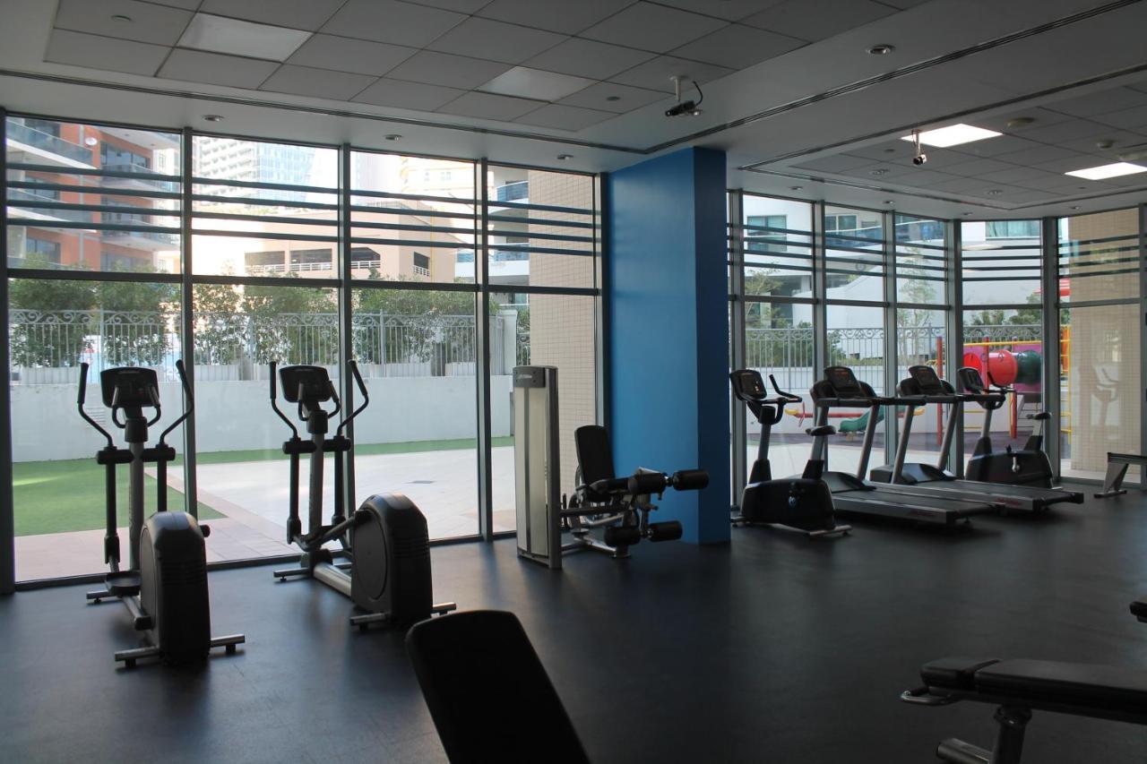 Newly Furnished One Bedroom Apartment Next To Metro & Beach In Marina Residence ドバイ エクステリア 写真