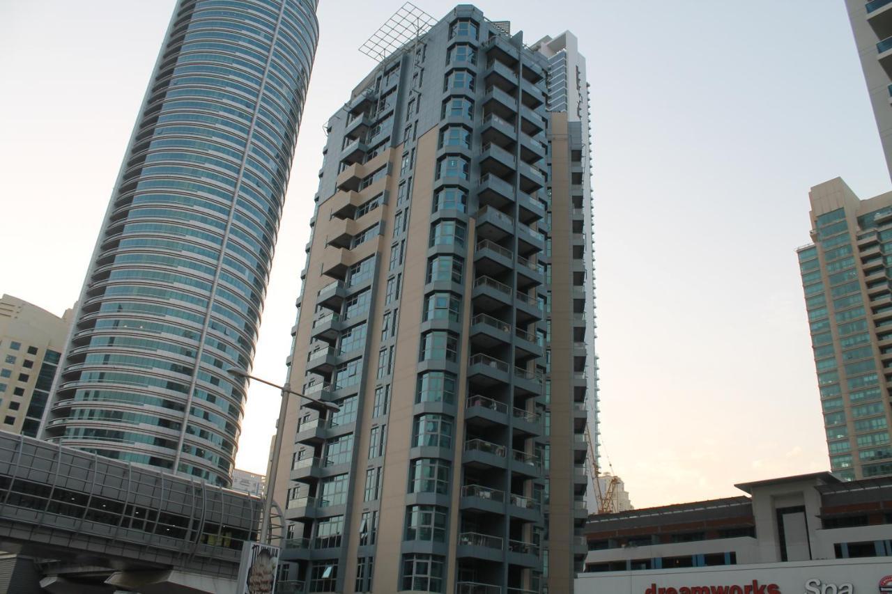 Newly Furnished One Bedroom Apartment Next To Metro & Beach In Marina Residence ドバイ エクステリア 写真
