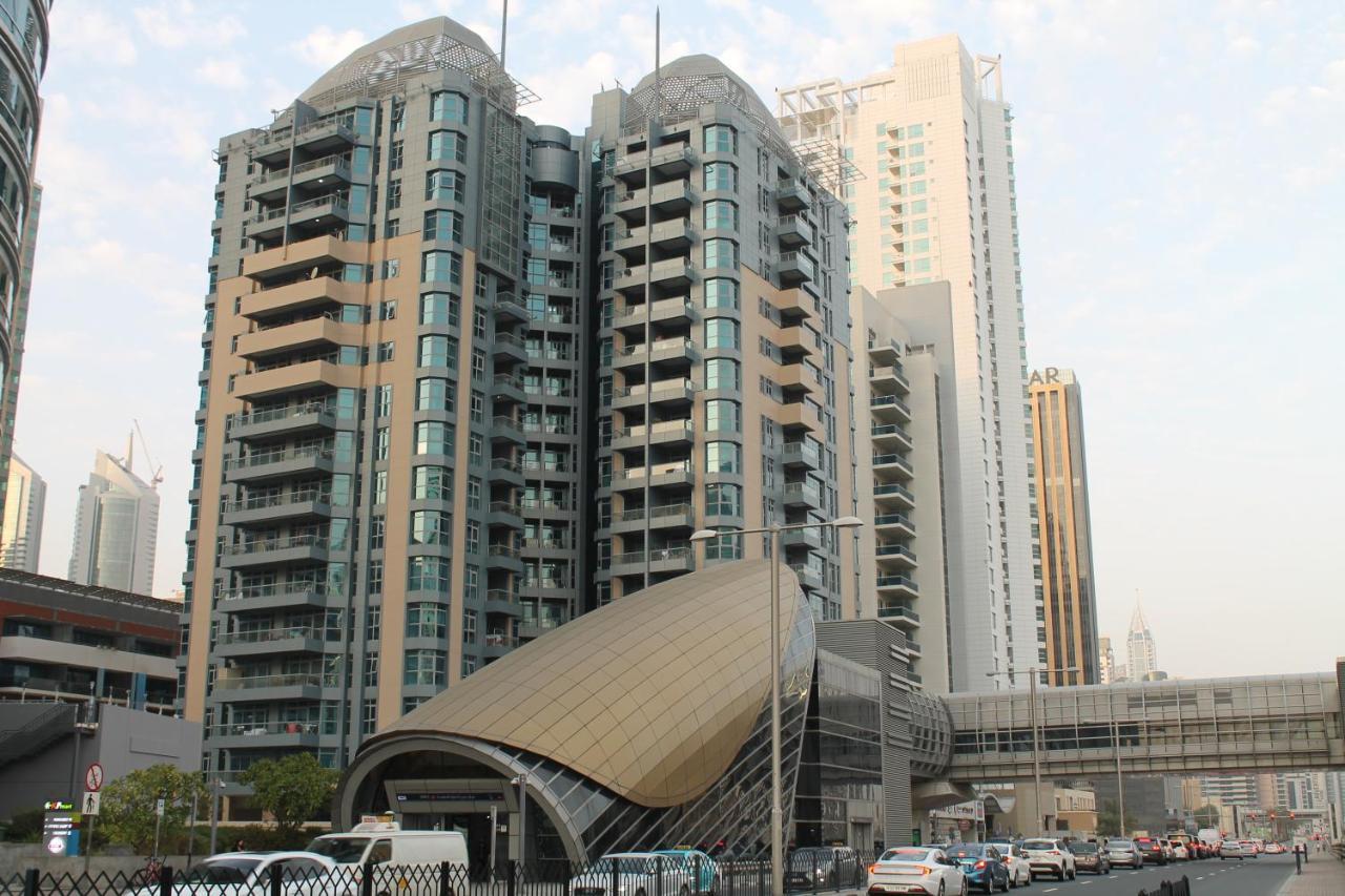 Newly Furnished One Bedroom Apartment Next To Metro & Beach In Marina Residence ドバイ エクステリア 写真